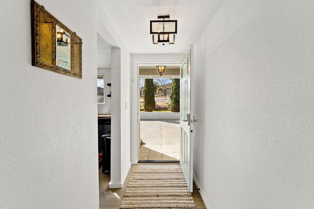 Cozy Stylish Home In The Heart Of Jt Village Joshua Tree Εξωτερικό φωτογραφία
