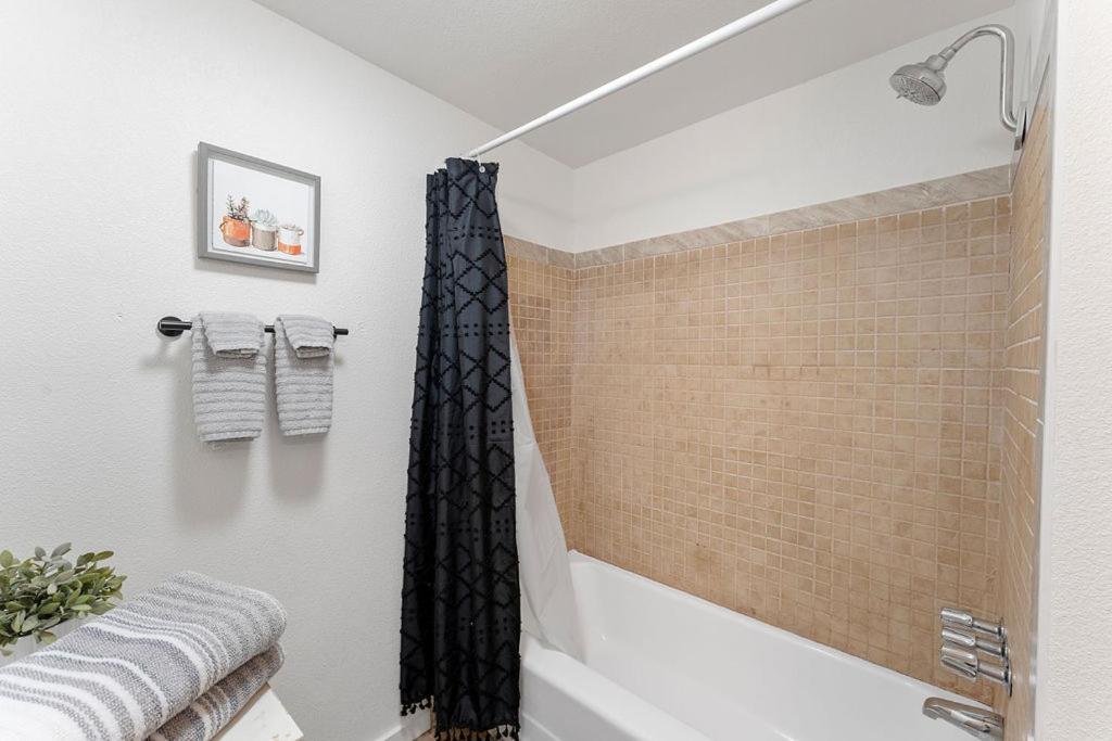 Cozy Stylish Home In The Heart Of Jt Village Joshua Tree Εξωτερικό φωτογραφία