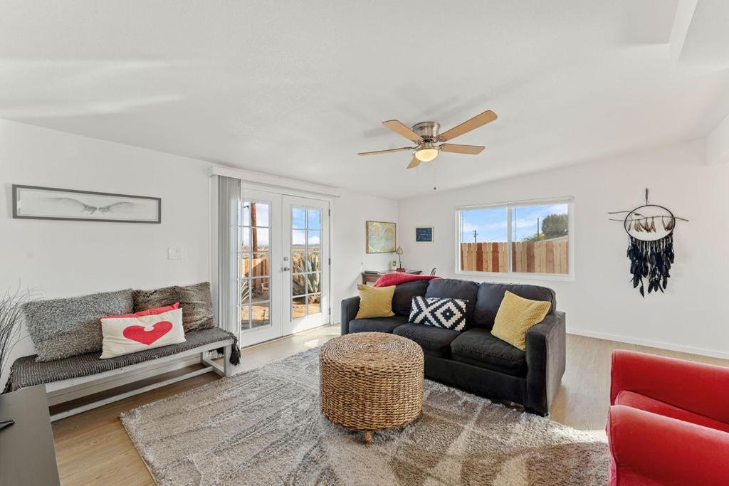 Cozy Stylish Home In The Heart Of Jt Village Joshua Tree Εξωτερικό φωτογραφία