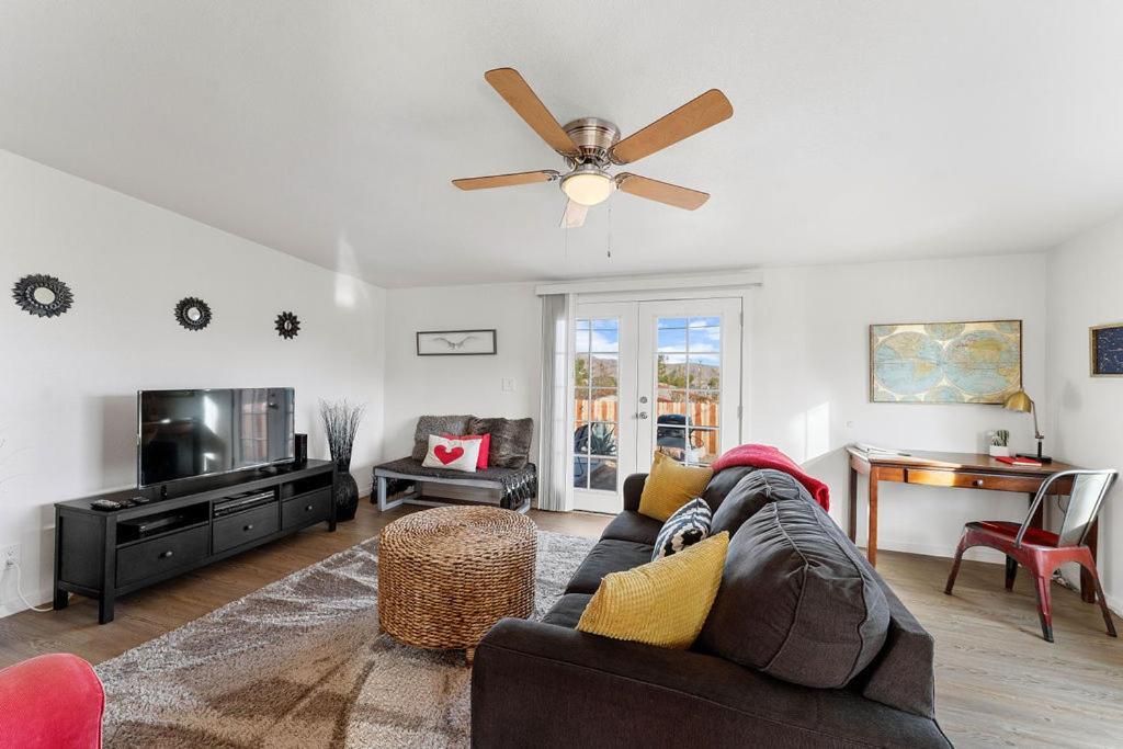 Cozy Stylish Home In The Heart Of Jt Village Joshua Tree Εξωτερικό φωτογραφία