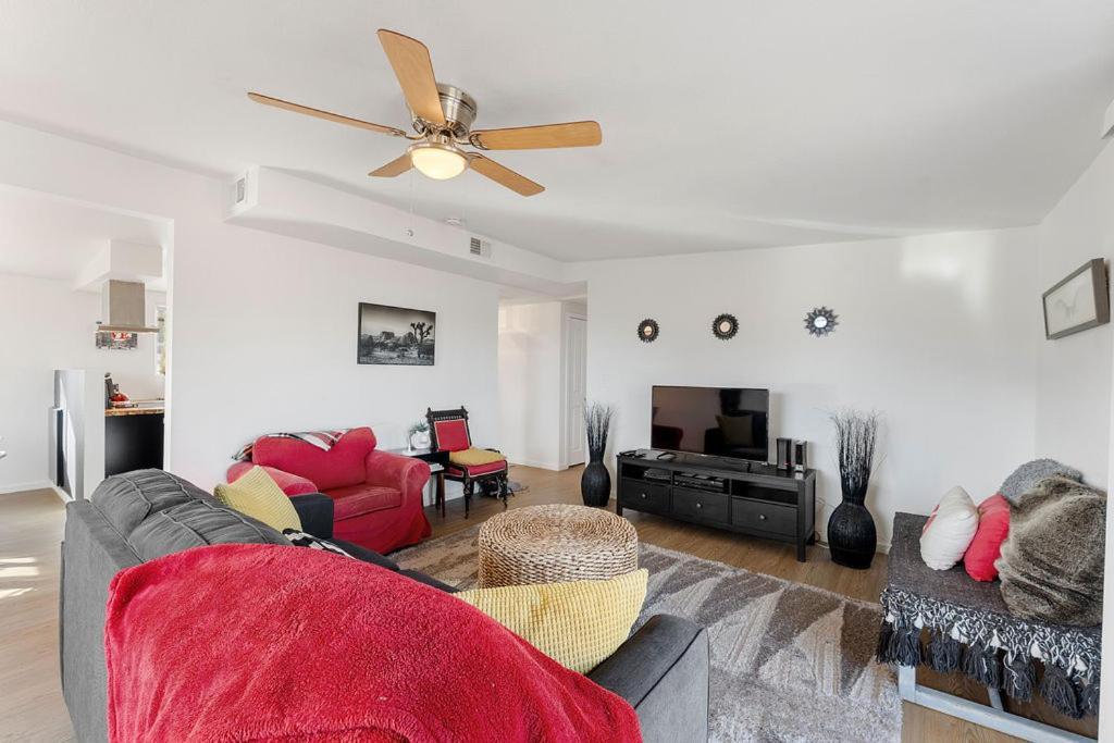 Cozy Stylish Home In The Heart Of Jt Village Joshua Tree Εξωτερικό φωτογραφία